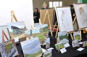 Patrons browsed NWAG’s inaugural pop-up show at the Chappaqua Community Center. Above, works by Guild Artist Chrissanth Green-Gross, a teacher at the Katonah Art Center.